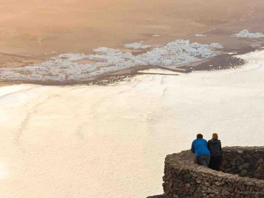 Famara, Apto. En Zona Tranquila A 200M Del Mar. Appartamento Esterno foto
