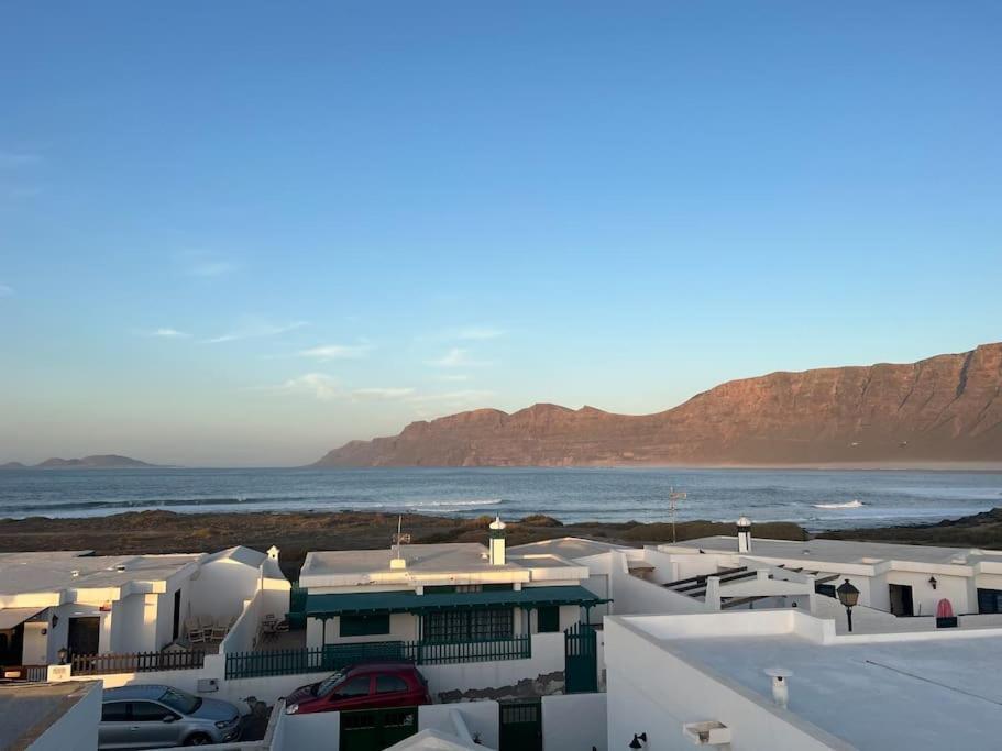 Famara, Apto. En Zona Tranquila A 200M Del Mar. Appartamento Esterno foto