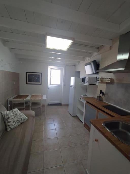Famara, Apto. En Zona Tranquila A 200M Del Mar. Appartamento Esterno foto