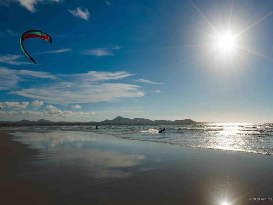Famara, Apto. En Zona Tranquila A 200M Del Mar. Appartamento Esterno foto