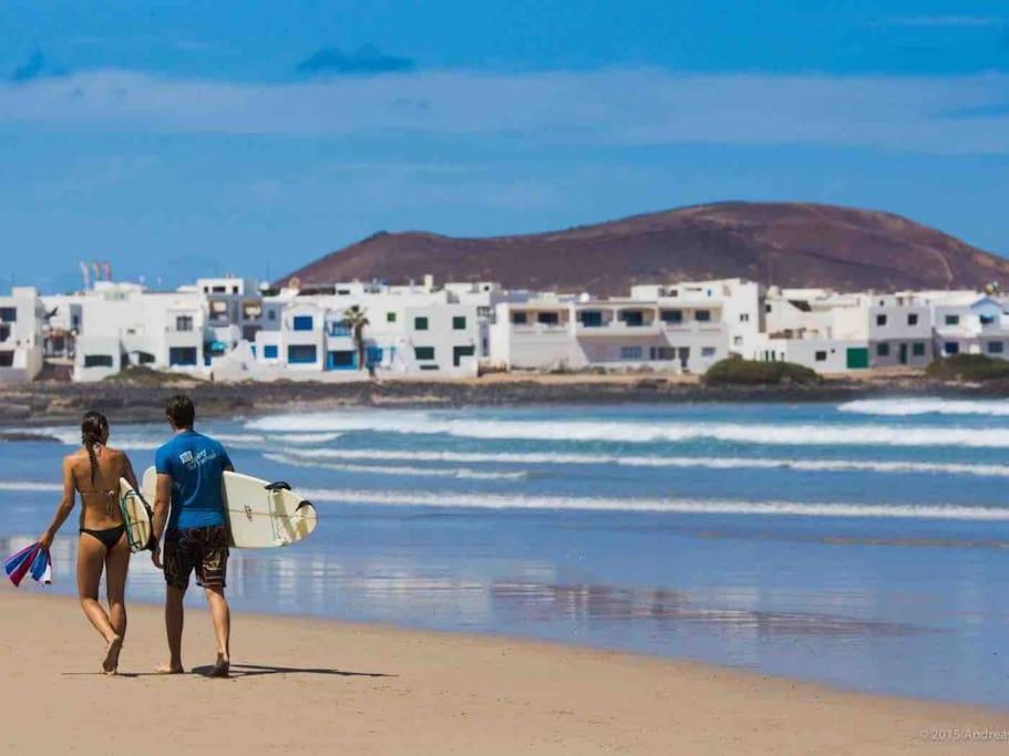 Famara, Apto. En Zona Tranquila A 200M Del Mar. Appartamento Esterno foto