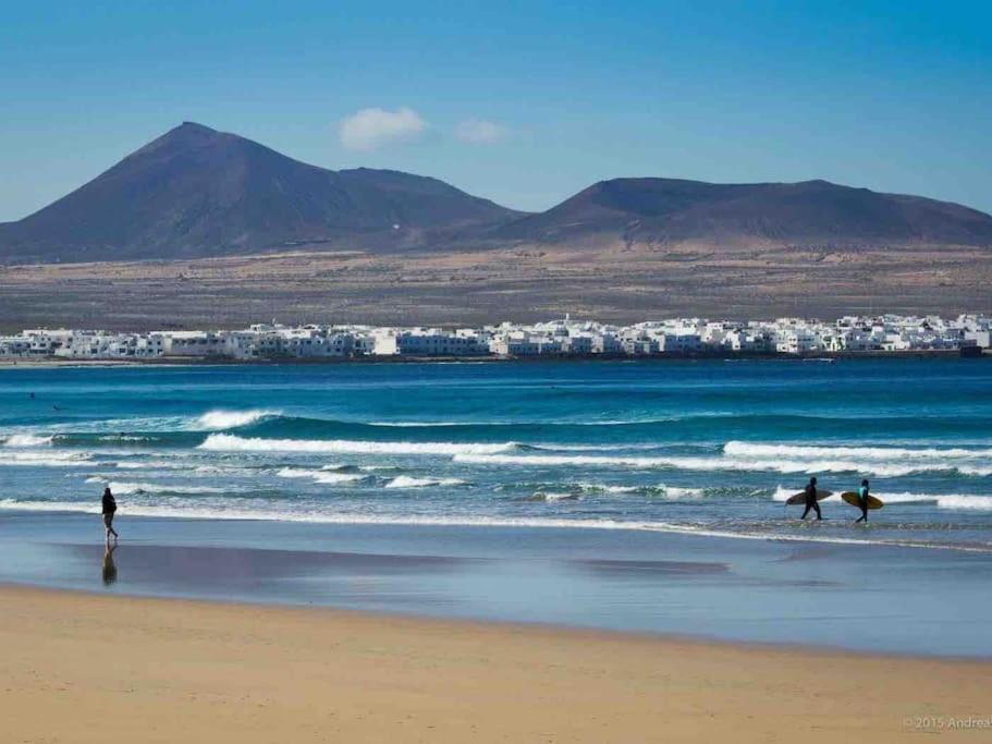 Famara, Apto. En Zona Tranquila A 200M Del Mar. Appartamento Esterno foto